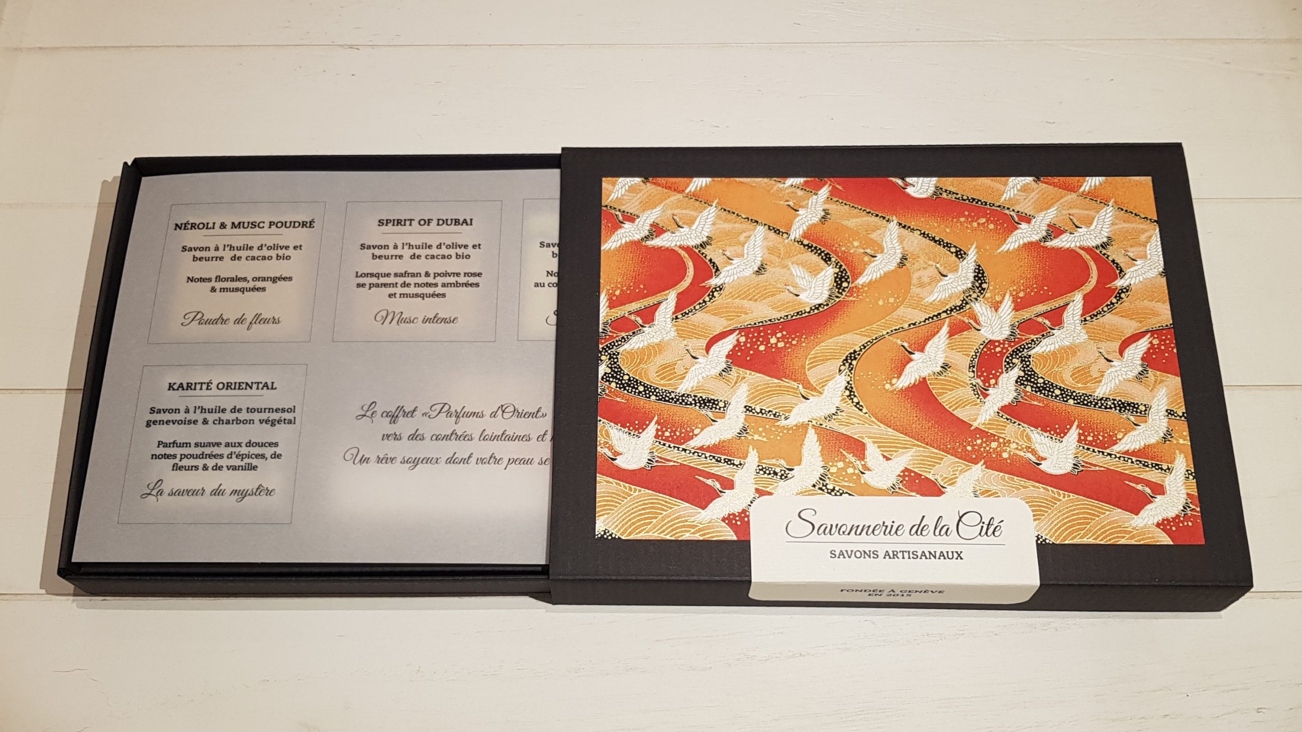 Coffret Parfums d'Orient - Vol de grues - rouge – Image 4